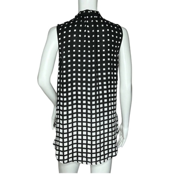 XOXO Shirt Womens Medium Black White Geometric Secretary Bow
Minimalist Neutral - Picture 3 of 12